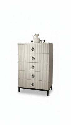 Élégante commode, l'ajout parfait à l'intérieur de votre chambre.