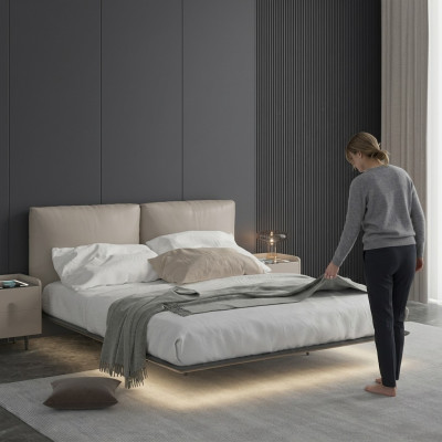 Mur de chambre à coucher gris clair Lit LED Lit en bois design Lits doubles