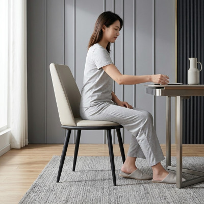 Mobilier de salle à manger Chaise élégante Rembourrage de luxe Bois de designer Siège simple