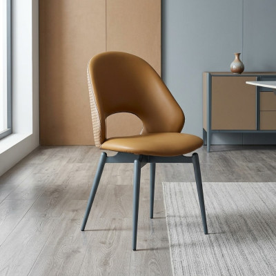 Chaise en cuir marron Salle à manger moderne Chaise aux bois élégante à un siège