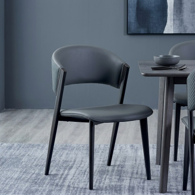 Chaise en cuir gris Chaises de salle à manger nobles Chaises en bois rembourrées à un siège