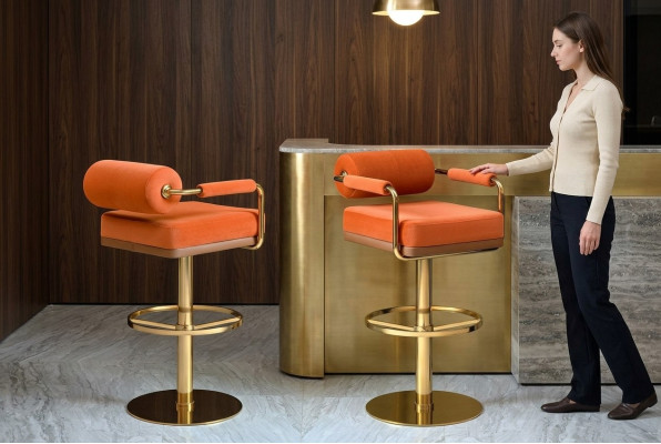 Chaise de bar orange en acier inoxydable siège élégant, fauteuil moderne à un siège en mobilier de salon.