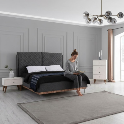 Chambre Suite Noir Lit double Blanc 2x Tables de chevet en bois