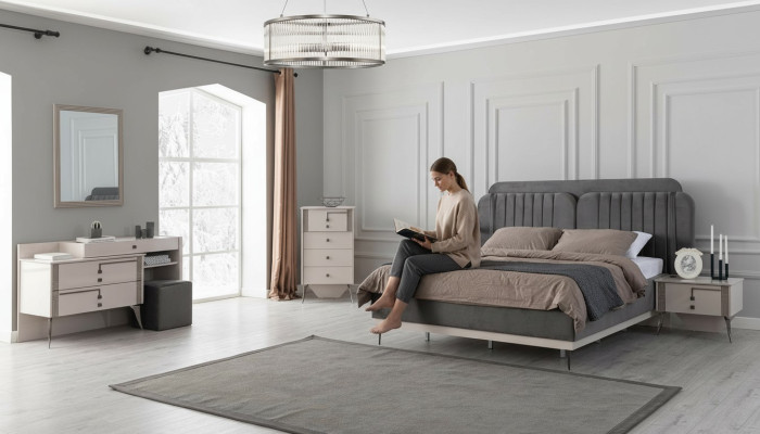 Chambre complète avec lit en suite, 2 tables de chevet, meubles de luxe en 7 pièces.