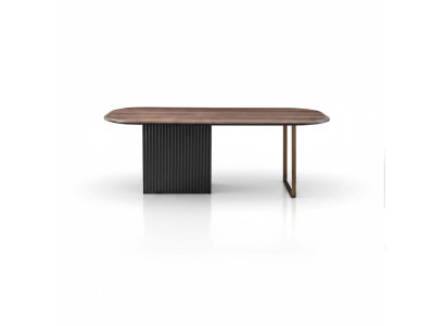 Table en bois marron. Meubles de salle à manger de designer. Table à manger demi-ronde noble.