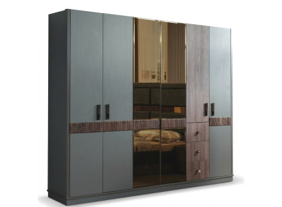 Gros armoire grise en bois pour une chambre de luxe.