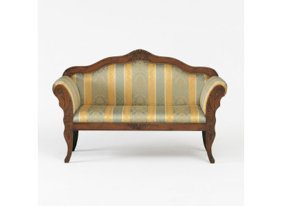 Classique banquette deux places avec rembourrage luxueux cadre en bois noble