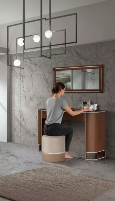 Ensemble complet de table de toilette de designer + miroir Mobilier moderne nouvel ensemble 2 pièces.