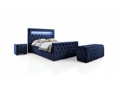 Mobilier de chambre DarkBlue et Chesterfield avec lit double à LED et consoles de nuit.