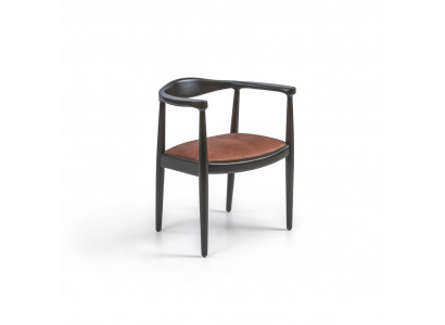 Design Furniture Chair with Armrests Wooden Chair new Furnishings Upholstery Seat  Chaise de meuble design avec accoudoirs Chaise en bois nouveaux meubles Siège rembourré