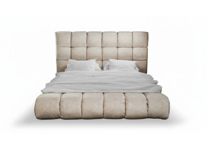 Lit moelleux luxueux dans la grande chambre Lit de designer pratique nouveau Espace intérieur