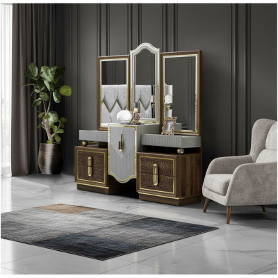 Table de toilette au design moderne avec miroir. Nouvelle luxueuse chambre à coucher.