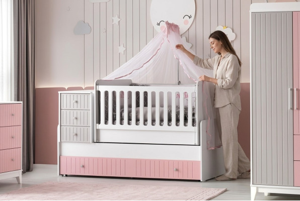 Lit pour enfants élégant pour bébé Multicolore Meuble parfait pour la chambre de vos enfants