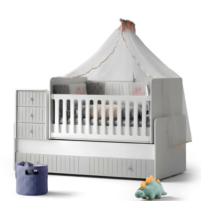 Élégant, confortable lit d'enfant pour un sommeil paisible. Luxueux gris supprimé