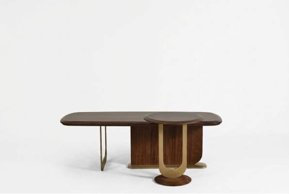 Table basse et table d'appoint pour le salon dans un style moderne.
