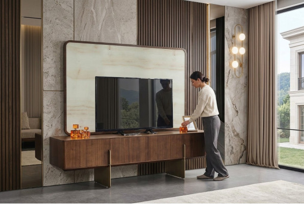 Luxueux ensemble de salon composé d'un meuble TV bas et d'un cadre de télévision 2 pièces. Nouveau