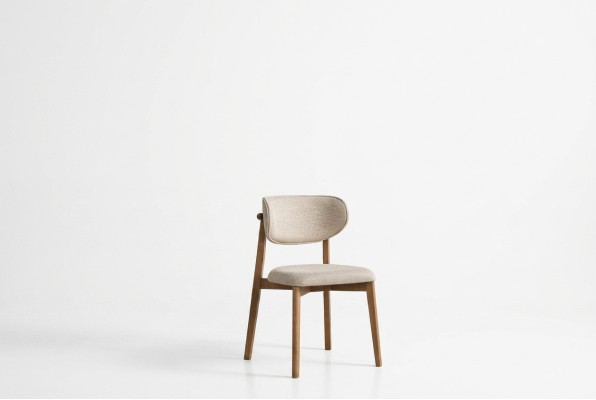 Chic, confortable chaise de salle à manger en beige en bois de qualité exclusif