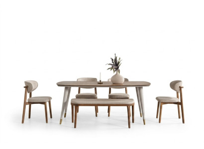 Chic Set se compose de table à manger et 4 chaises + tabouret dans la salle à manger beige