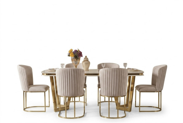 Salle à manger est composée de table à manger design, 4 chaises et un buffet, le tout en 7 pièces.