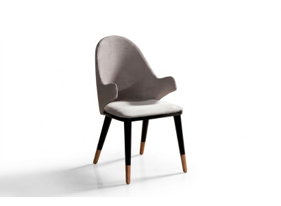 Chaise élégante de couleur grise, confortable et rembourrée pour la salle à manger, neuve.
