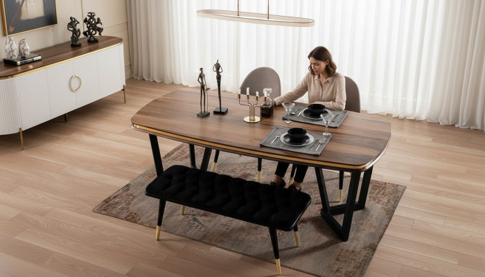 Le jeu de salle à manger se compose d'une table à manger + 4 chaises et d'un tabouret de couleur brune, 6 pièces.