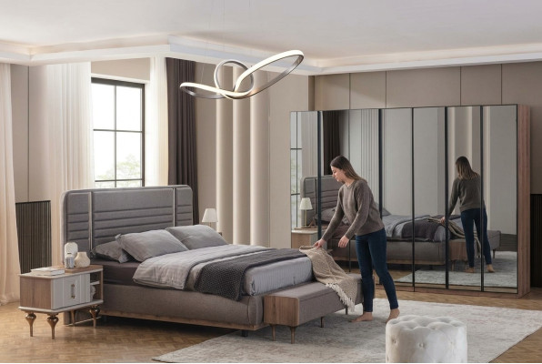 Ensemble de meubles de chambre moderne Lit double Tables de chevet Vitrine en verre