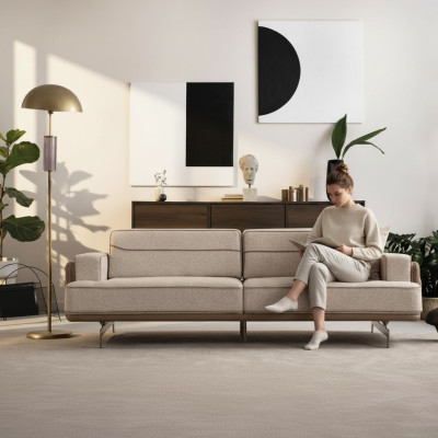 Un canapé exclusif de couleur beige à 3 places, mobilier moderne pour le salon, canapé rembourré.