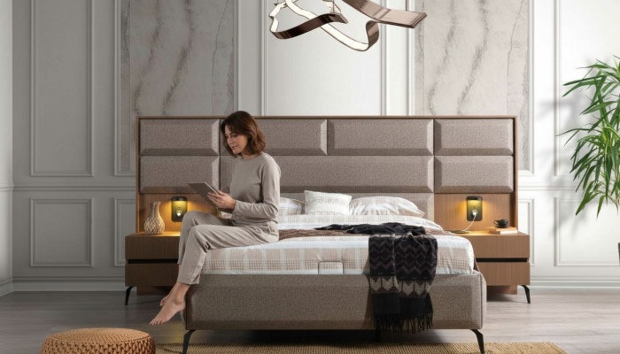 Chambre grise exclusive avec lit double et 2 tables de chevet - ensemble de 3 pièces.