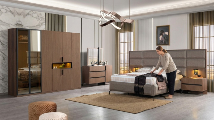 Chambre marron Mobilier en bois Textile Lit Tables de chevet Commode Armoire