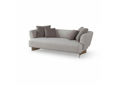 Tissu gris pour canapé trois places de designer pour salon avec cadre en bois.