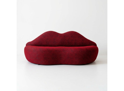 Designer canapé 3 places de couleur rouge en forme de lèvres avec des coussins de siège élégants