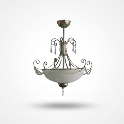 Lustre en cristal nouvelle élégance de luxe et espace intérieur dans le salon.