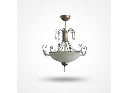 Lustre en cristal nouvelle élégance de luxe et espace intérieur dans le salon.