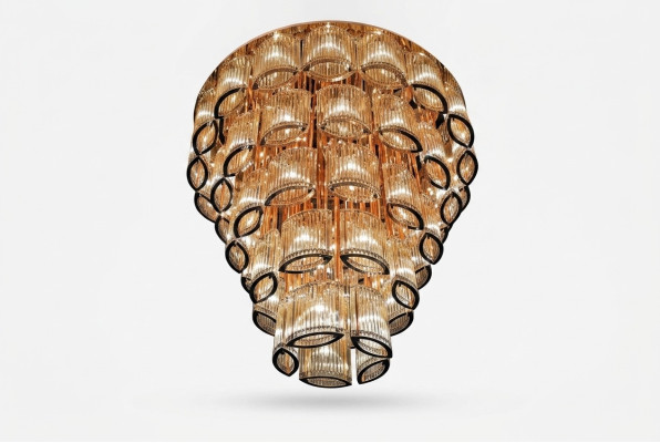 Lampe de plafond moderne en or pour le salon de la maison nouvelle luxueuse pour le style.