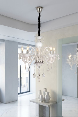 Lustre plafond Un lustre moderne de salon de luxe de nouveau style