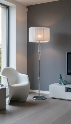 Lampe sur pied élégante se dresse sur un support de lampe luxueux en argent de 180 cm