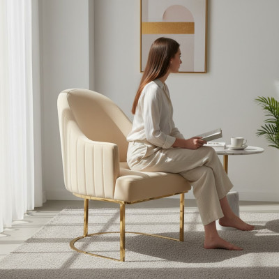 Chaise de salle à manger beige, designer, une place, meuble textile, chaises rembourrées.