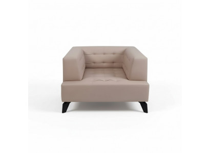 Fauteuil en cuir beige de luxe avec revêtement, style fauteuil de club pour se relaxer, un siège simple.