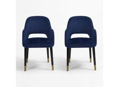 2 chaises bleues exclusives et modernes avec cadre en bois design pour la cuisine.
