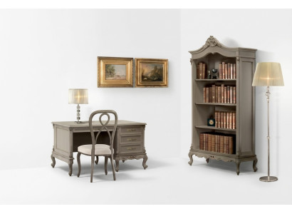 Un ensemble de bureau classique de haute qualité dans une couleur claire.