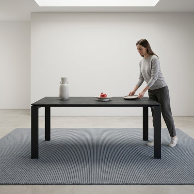 Ensemble de salle à manger de designer Table de salle à manger Chaises en métal Textile Set de salle à manger Armoire