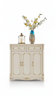 Buffet pour le salon. Meubles classiques. Intérieur luxueux. Nouveau.