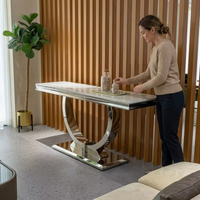 Bahut console en argent, table de luxe en chrome argenté 120x40 cm