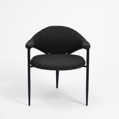 Chaise design noire de luxe pour salle à manger, siège unique, mobilier moderne.