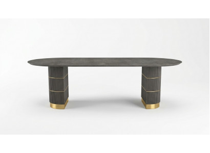 Table à manger de designer grise avec pieds en métal, cadre en bois pour la salle à manger.