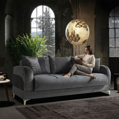 Canapé trois places gris en tissu d'ameublement avec coussins