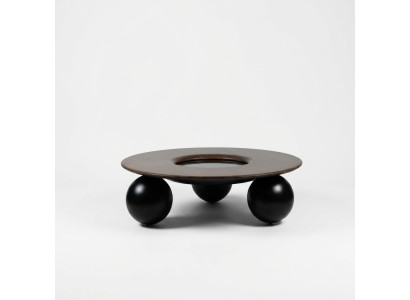 Table basse ronde de couleur marron de luxe pour le salon, design de meubles modernes et élégants.