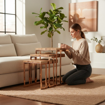 Meubles de design pour le salon complets et modernes en trois pièces.