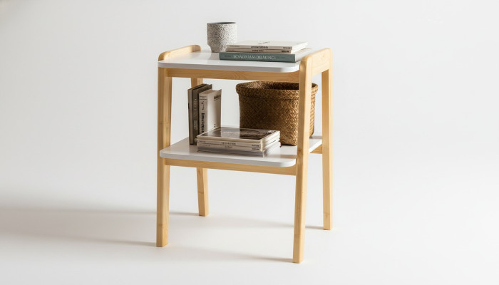 Bibliothèque beige et blanche design pour salon, meuble de rangement avec structure en bois.