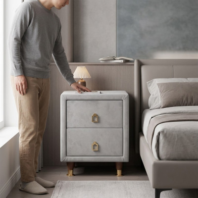 Table de chevet en tissu gris clair, meuble de chambre à coucher design, table de nuit.